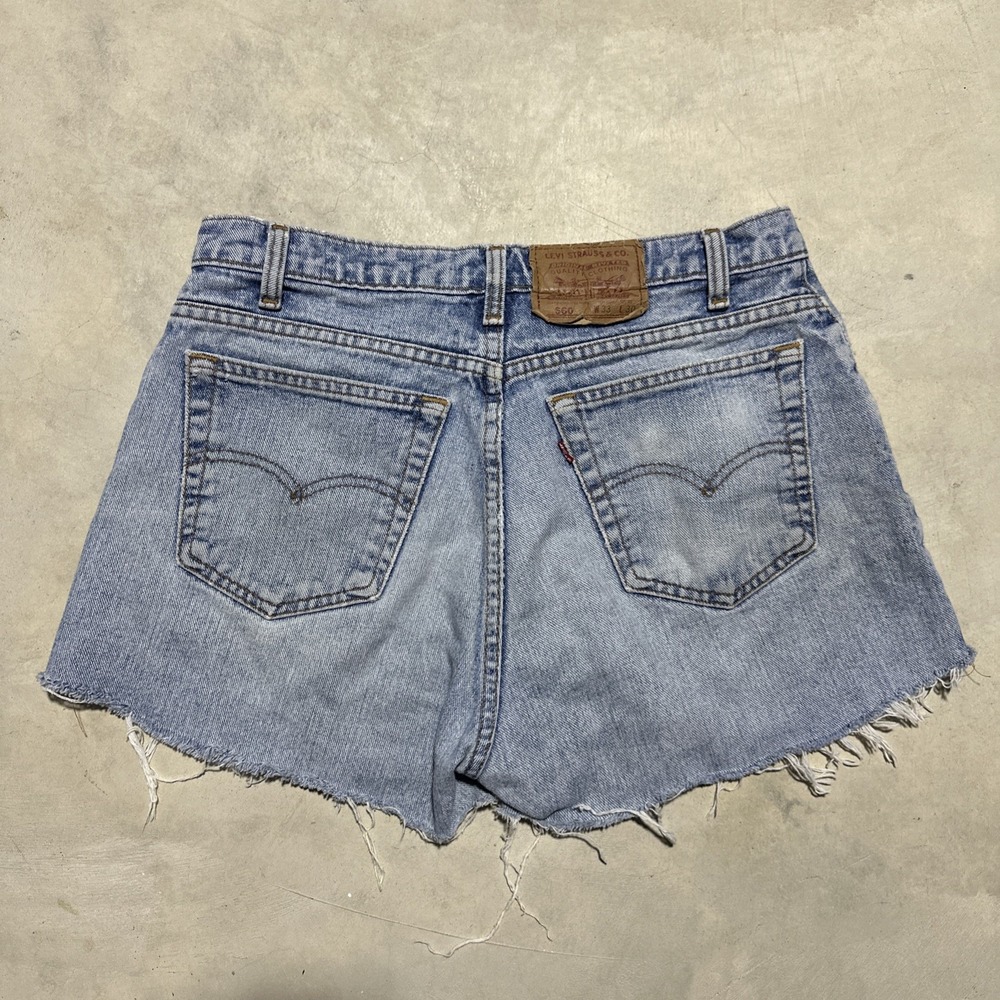 Levi's 560 Shorts Women's SZ 33 Waist Loose Fit Cutoff 90s Vintage Distressed